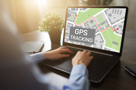 Comment éviter les autoroutes à péage grâce aux applications GPS